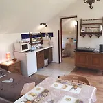 شقة Chalupa, 3x Apartmany, 11 Luzek. Sedlec-Prcice