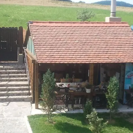 Chalupa, 3x Apartmany, 11 Luzek. Appartement *