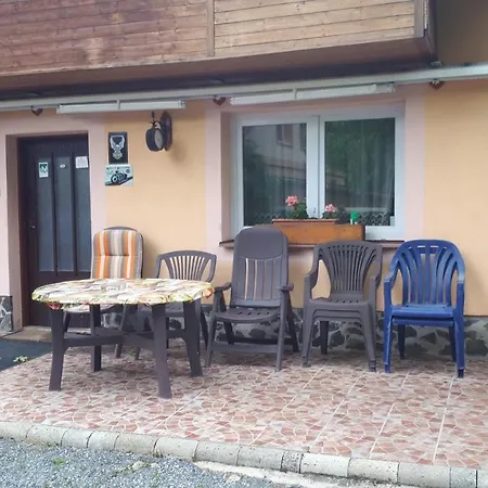 Chalupa, 3x Apartmány, 11 Lůžek. Sedlec-Prčice