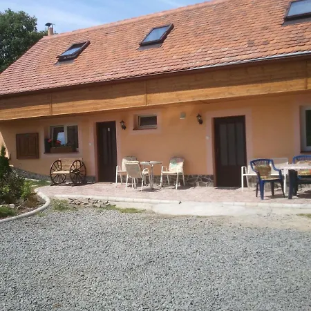 Chalupa, 3x Apartmany, 11 Luzek.