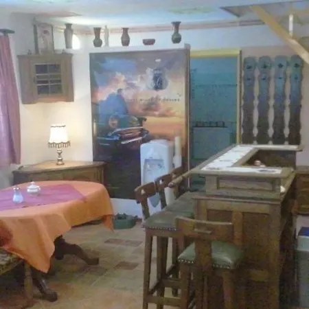 Chalupa, 3x Apartmany, 11 Luzek. Apartment