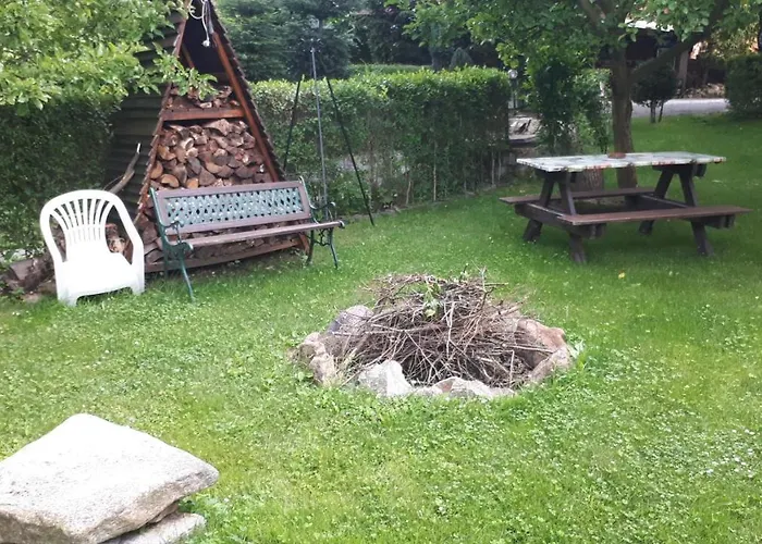 Chalupa, 3x Apartmany, 11 Luzek. Sedlec-Prcice