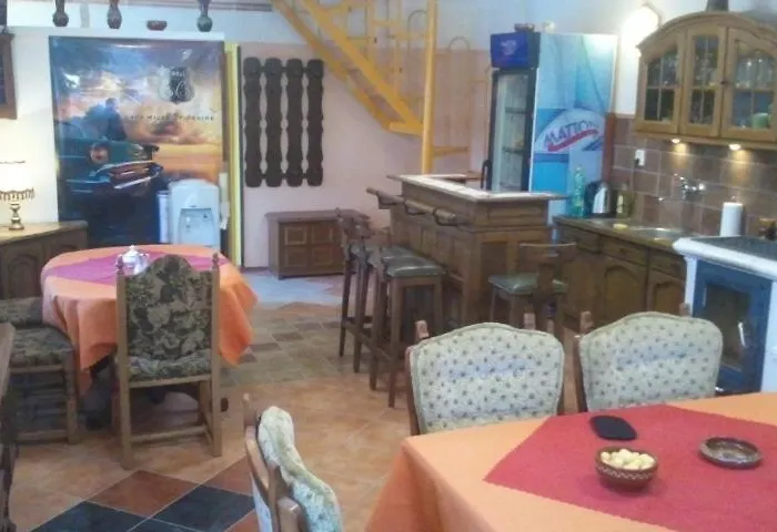 Chalupa, 3x Apartmany, 11 Luzek. شقة