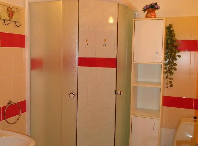 Chalupa, 3x Apartmany, 11 Luzek. شقة