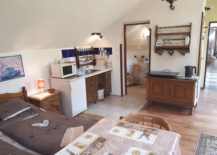 شقة Chalupa, 3x Apartmany, 11 Luzek. Sedlec-Prcice